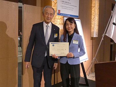 RLIパート1の修了証授与の様子