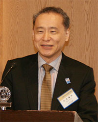 秋津　壽男会員