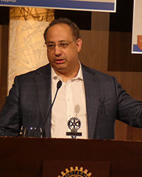 クイン・エマニュエル外国法事務弁護士事務所　マネージング・パートナー　東京オフィス代表　ライアン・ゴールドステイン様