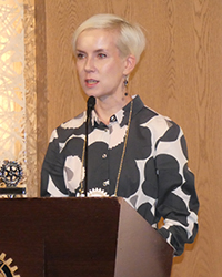 日本とフィンランドの架け橋　ラウラ・コピロウ様